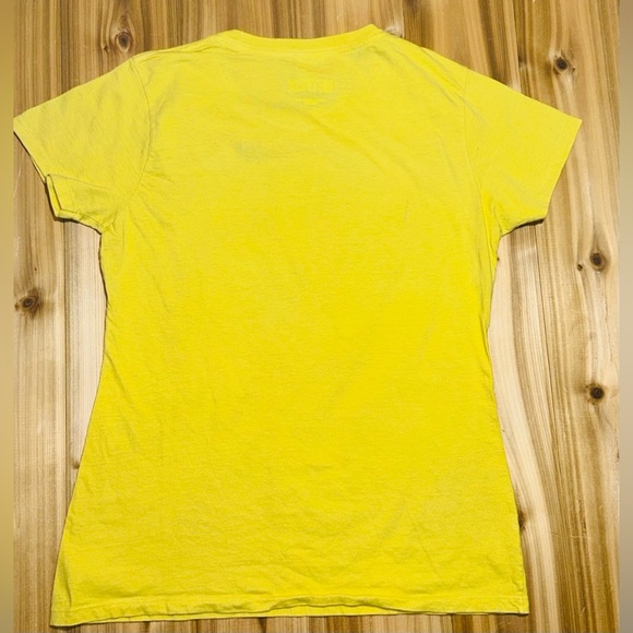 Stranger Things Argyle & Jonathan Chill Out Retro T-Shirt Women’s Size Small - Picture 4 of 7